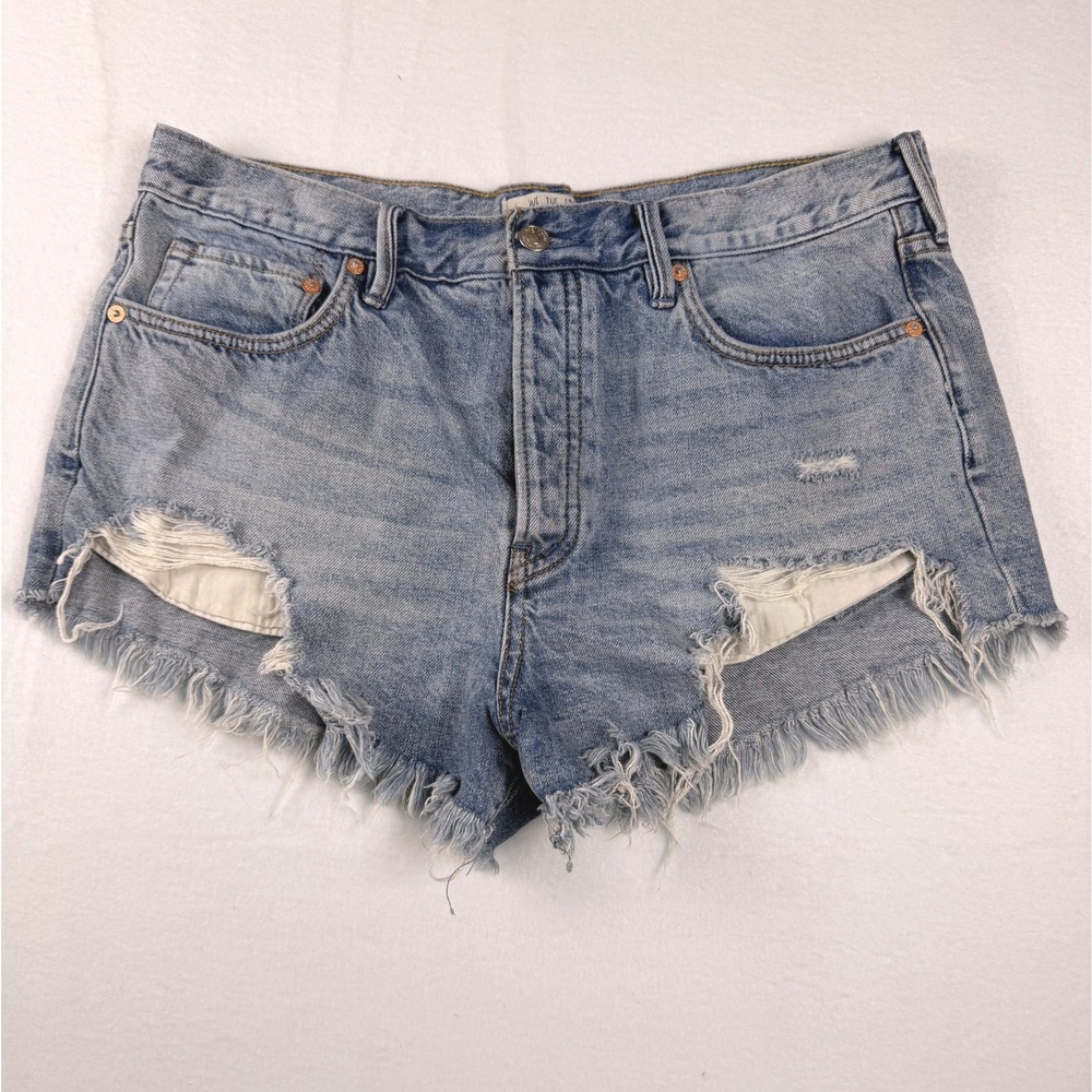 Free People We The Free Distressed Denim Shorts Light Wash High Rise Size 30